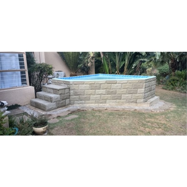 Mercury Free Standing Pool with panels